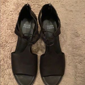 Eileen Fisher 8.5 Black leather. Wedge Sandals
